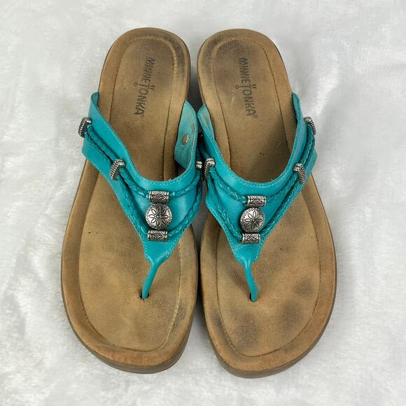 Minnetonka Turquoise Leather Concho Thong Sandals Size 9 Slip-On Comfort Casual - Picture 1 of 8